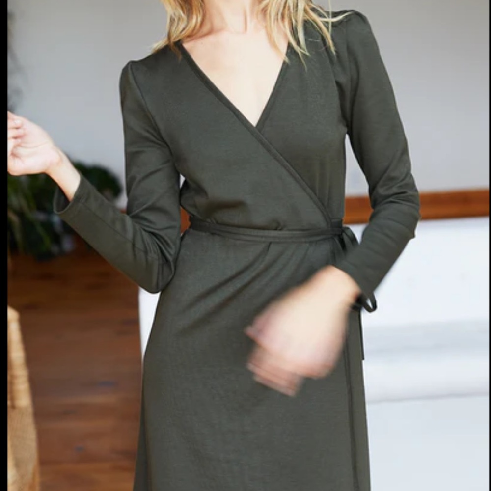 Cotton On V-NECK SATIN DRESS - SAGE GREEN